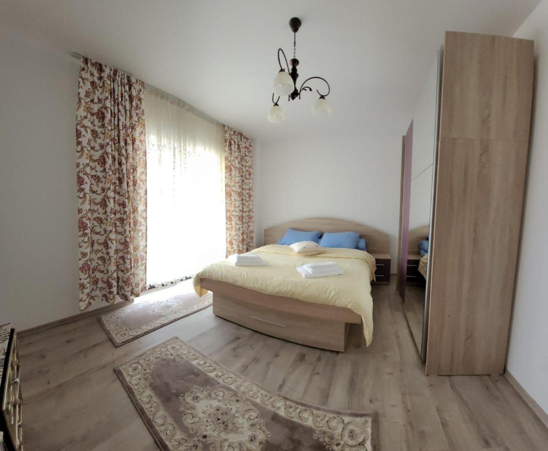 Coresi Mall Large 2 Camere, Sleeps 6 Brasov Exterior photo