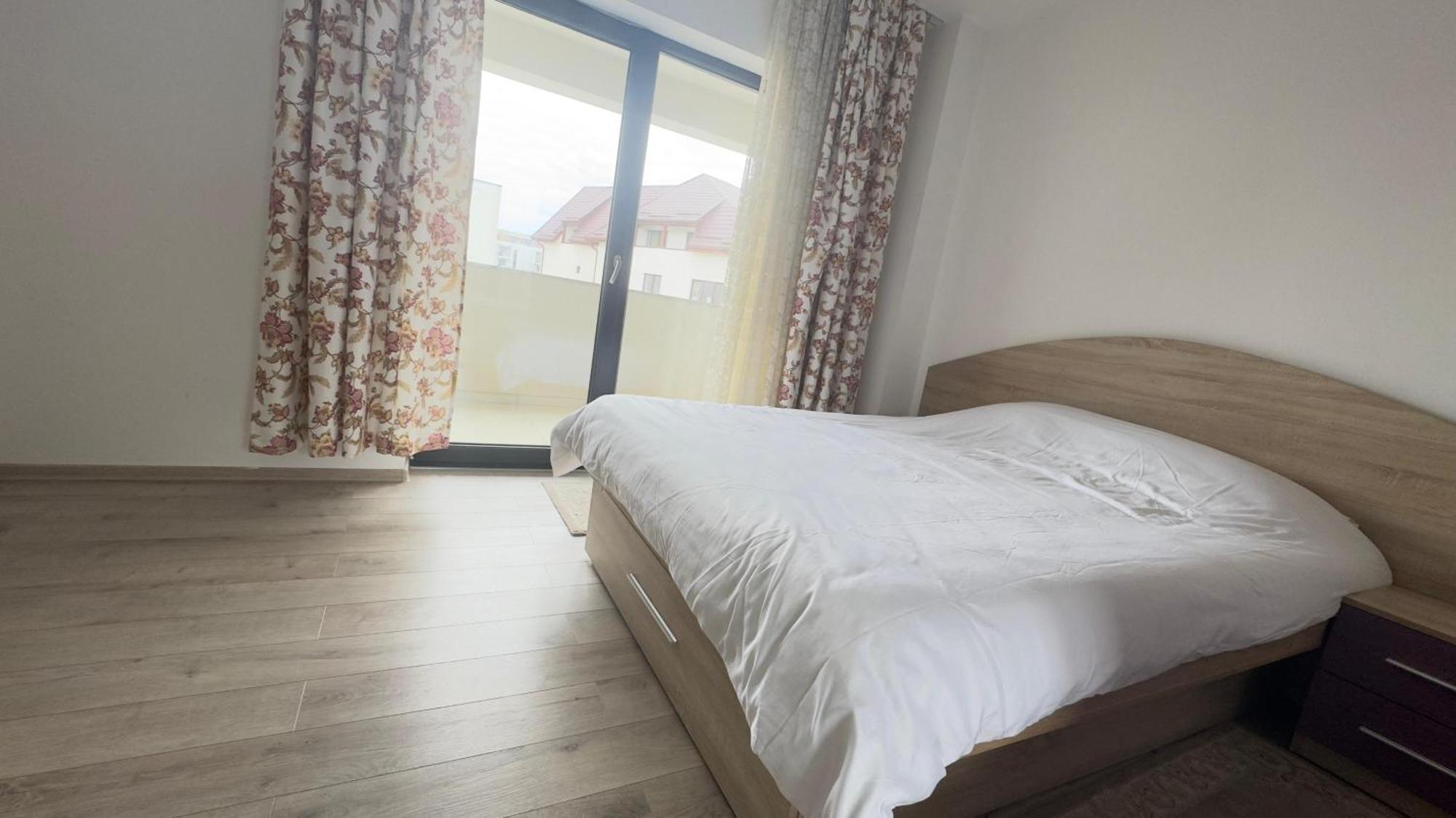 Coresi Mall Large 2 Camere, Sleeps 6 Brasov Exterior photo